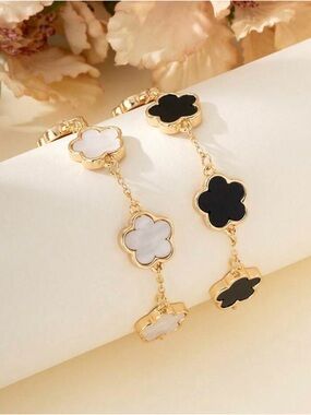 Black & White Clover Link Bracelet